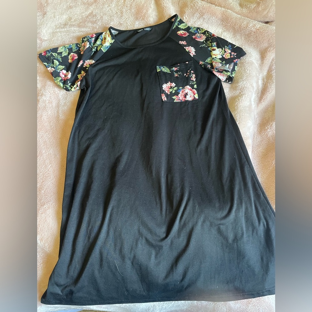 Black floral sleeve dress